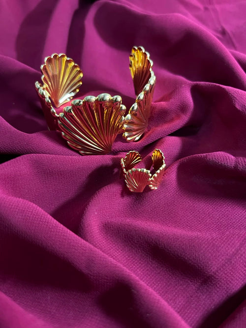 Seashell Gold Cuff